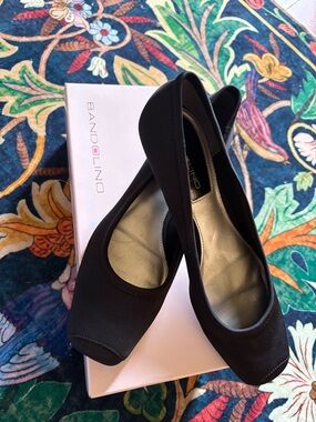 Bandolino Black Round-Toe Women’s Heels